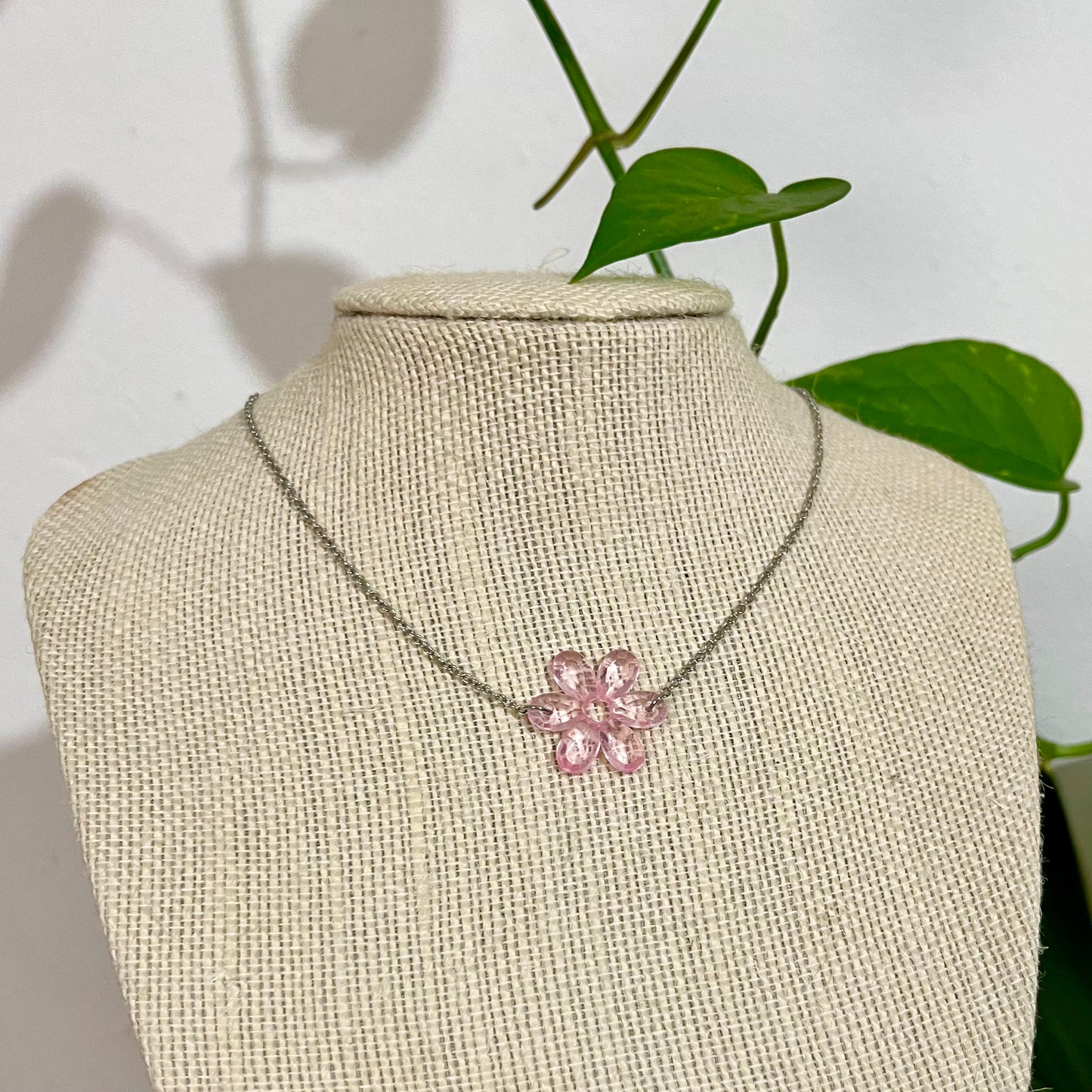 PINK FLWR NECKLACE