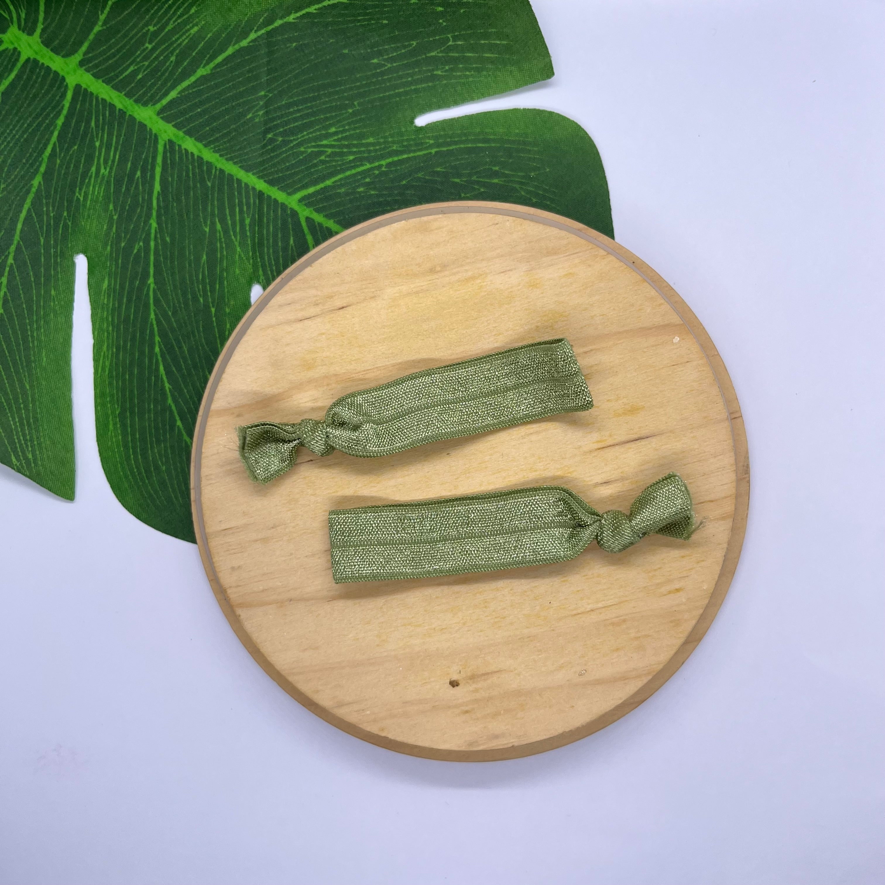 GREEN HAIR TIE