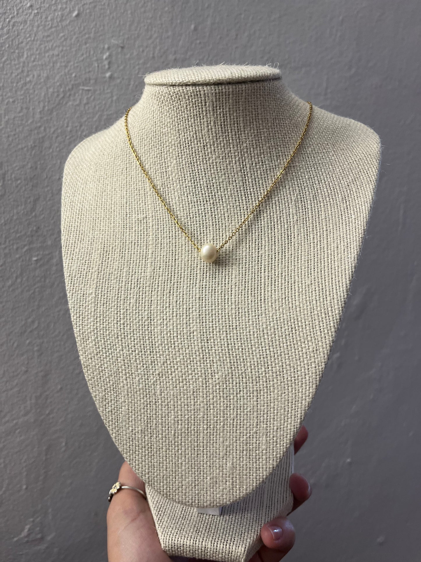 SIMPLE PEARL GOLD NECKLACE