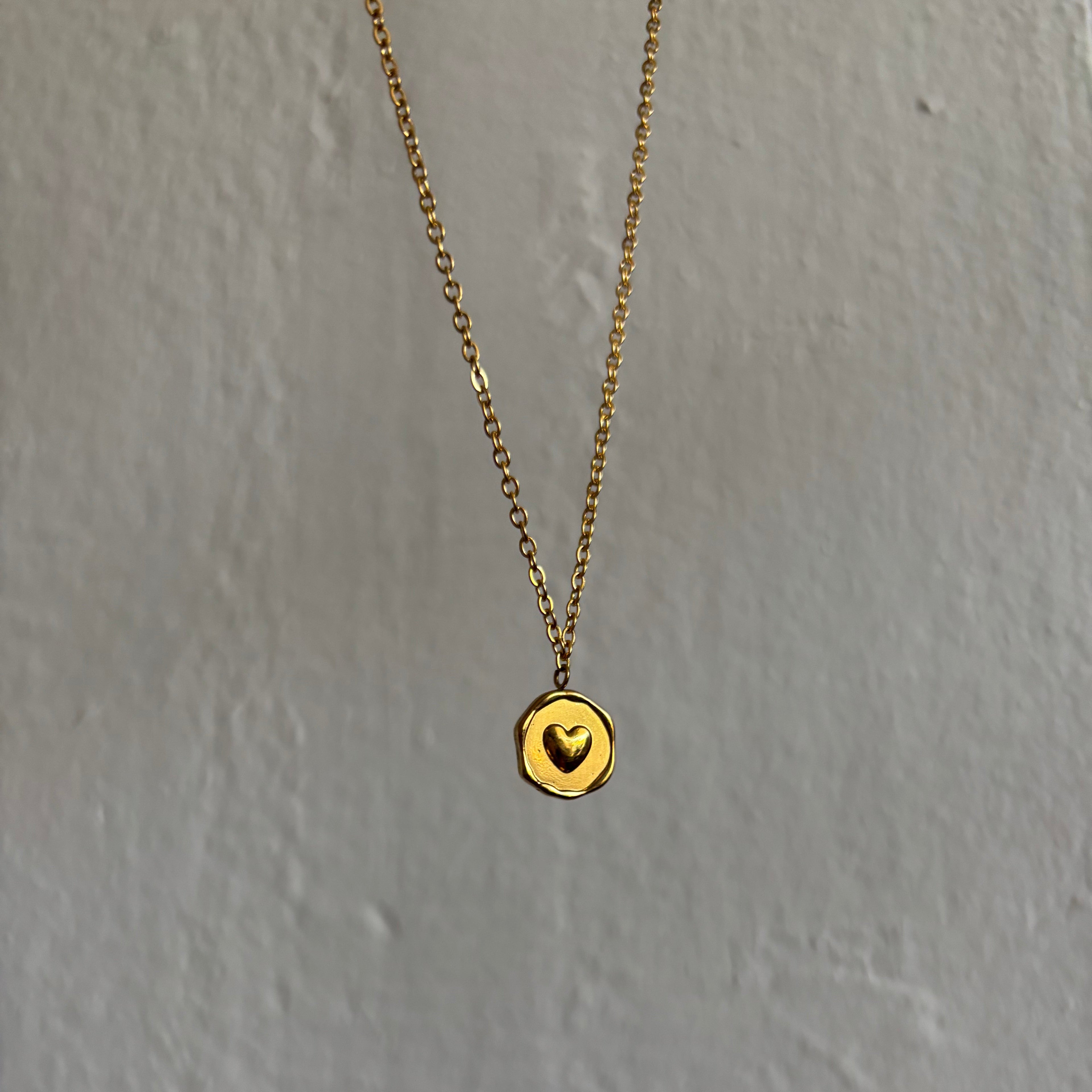 TINY HEART NECKLACE