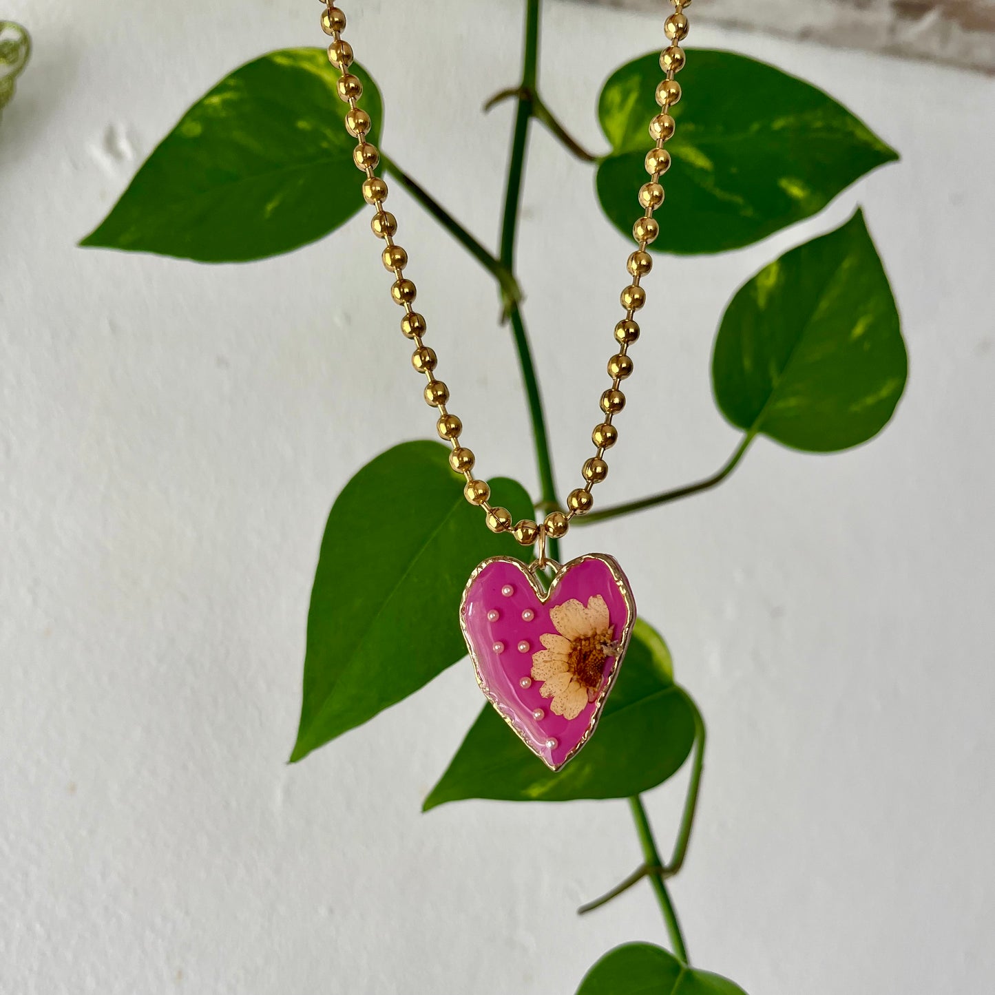 GOLD PINK FLWR NECKLACE