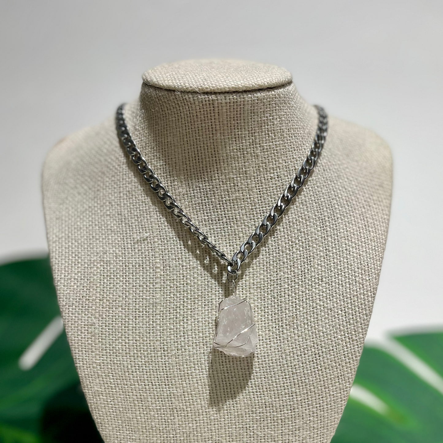 QUARTZ NECKLACE