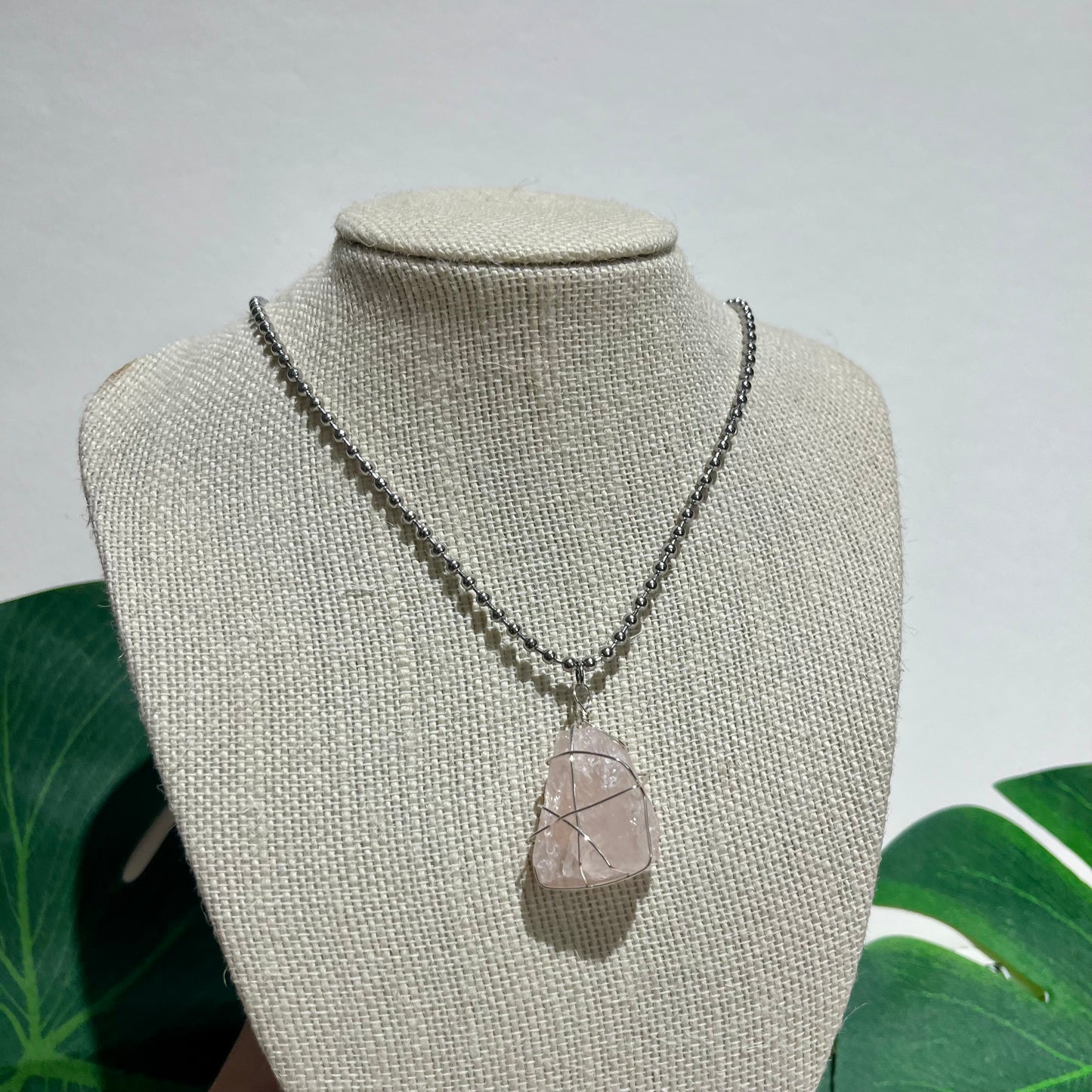 QUARTZ NECKLACE